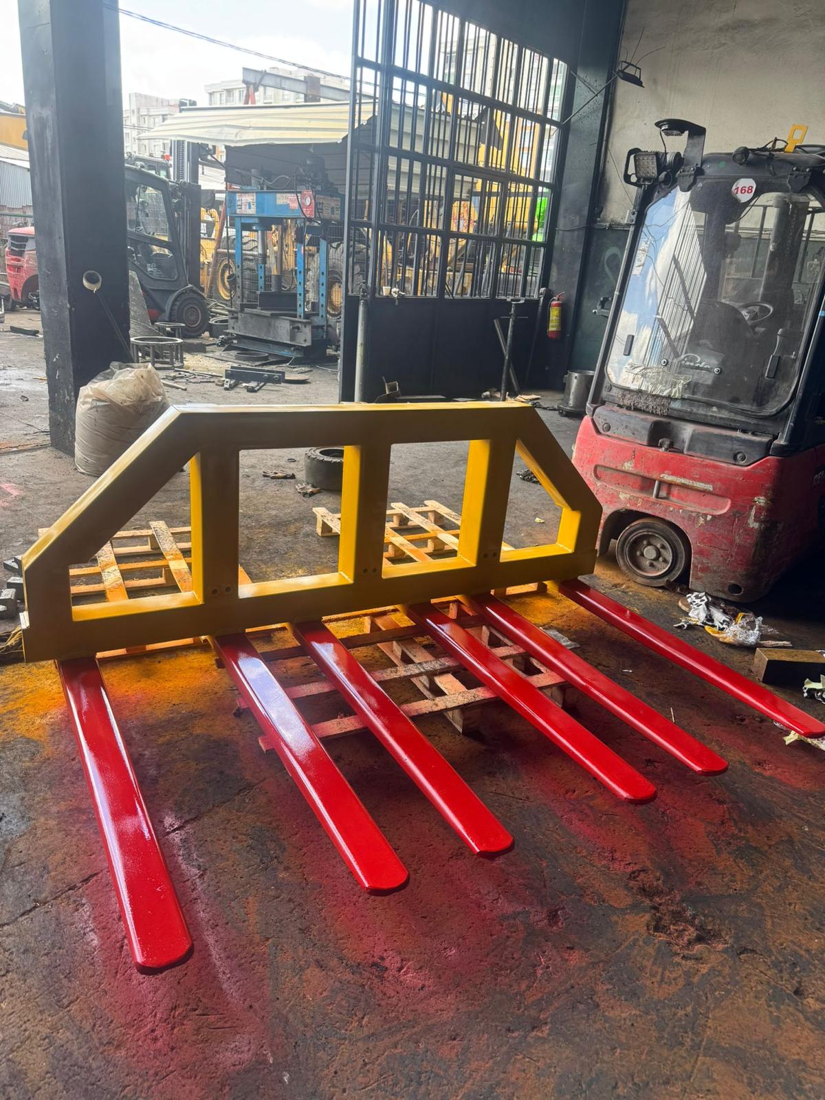 Forklift Ataşman Üretimi ve Montajı