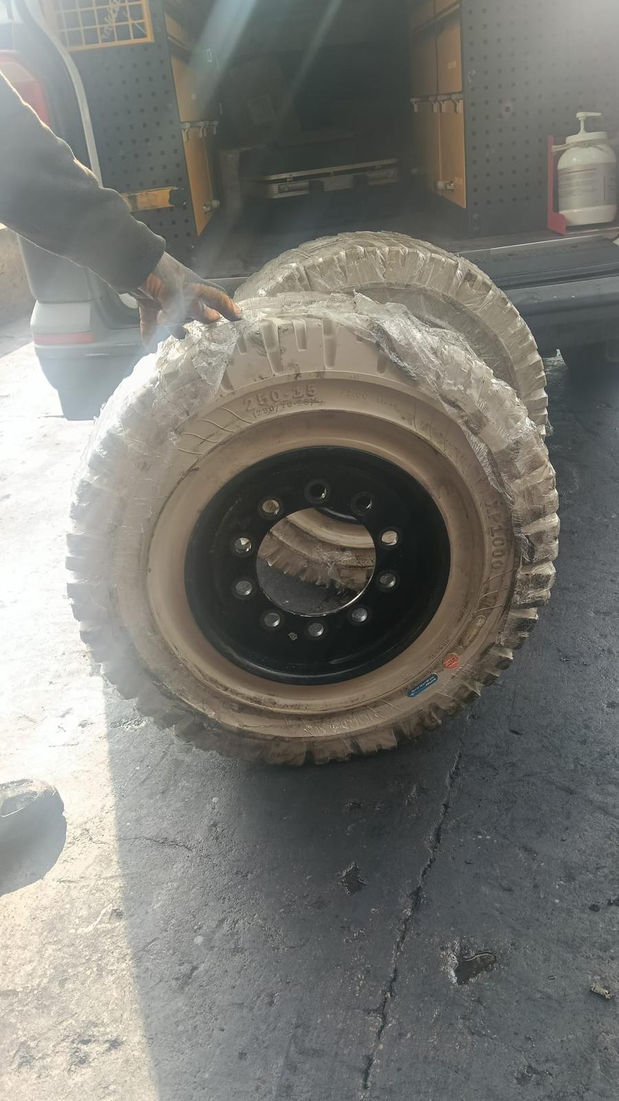 Forklift Lastik Pres ve Satış